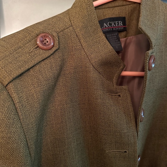 Ladies dress suit. Jacket size 8; slacks size 12. - Picture 5 of 6